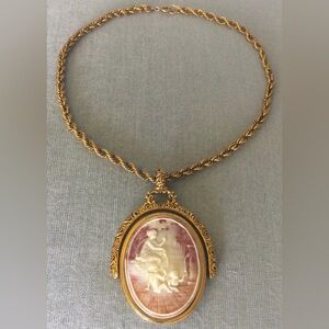 VINTAGE GOLDETTE ART NOUVEAU INSPIRED MASSIVE CARVED CAMEO SPINNER NECKLACE